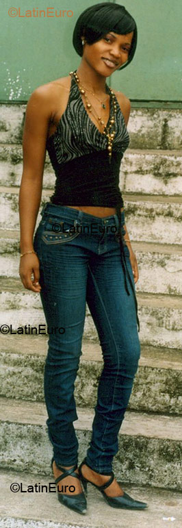 Date this voluptuous Any Country girl Gyslaine from  A9508