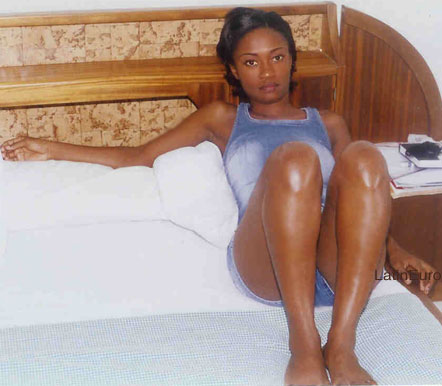 Date this voluptuous Cameroon girl Helena from Kribi A9818