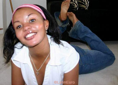 Date this georgeous Any Country girl Luiza from  A9832