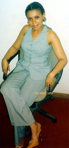 Date this voluptuous Cameroon girl Vanessa from Yaounde A9973