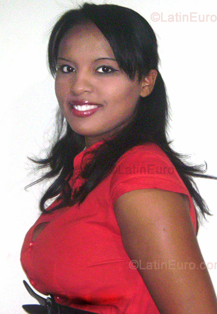 Date this charming Brazil girl Leticia from Santos B-137