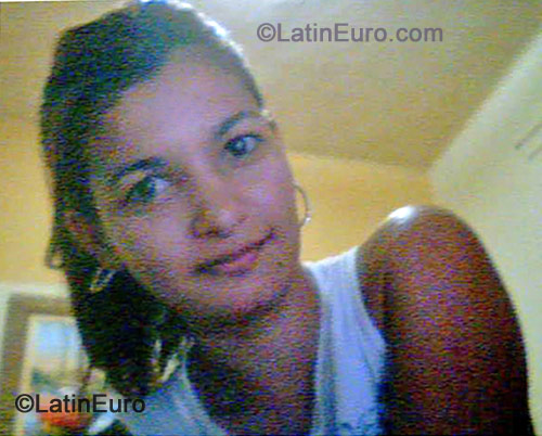 Date this fun Brazil girl Francielle from Rio de Janeiro B-167
