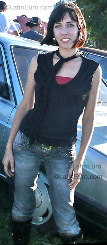 Date this hard body Brazil girl Alexsandra from Itapema  B-175