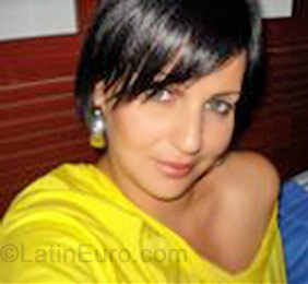Date this charming Brazil girl Elaine from Goiania B-183