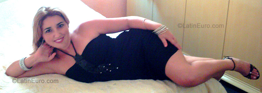 Date this charming Brazil girl Patricia from Piracicaba B-198