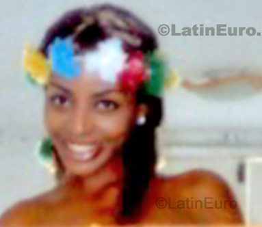 Date this attractive Brazil girl Krrikra from Salvador B-254