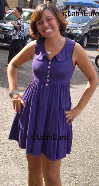 Date this stunning Brazil girl Lilian from Salvador B1038