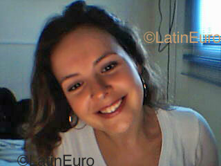 Date this cute Brazil girl Karla from Curitiba B1045