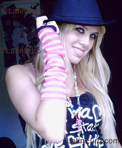 Date this good-looking Brazil girl May from Joao Pessoa B1156