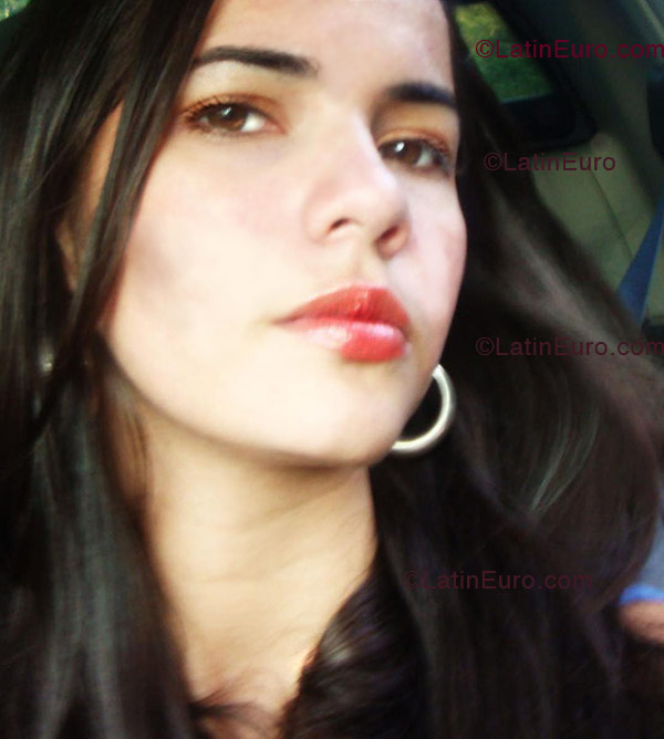 Date this gorgeous Brazil girl Nataly from Santos B1229