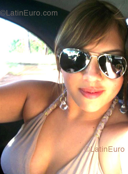 Date this hard body Brazil girl Juliana from Brasilia B1250