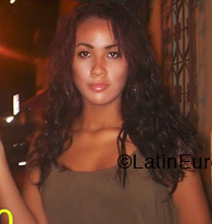 Date this voluptuous Brazil girl Cynthia from Ilheus B1260