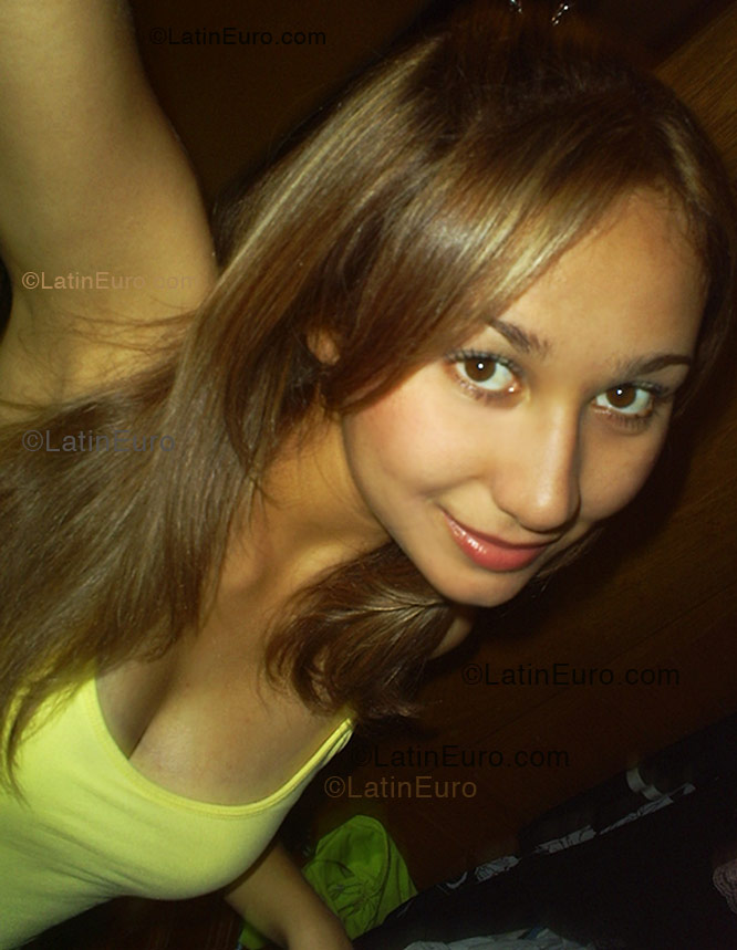 Date this beautiful Brazil girl Alessandra from Campinas B1283