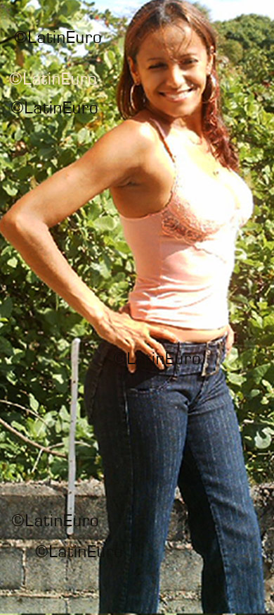 Date this tall Brazil girl Maria from Maceio B1290