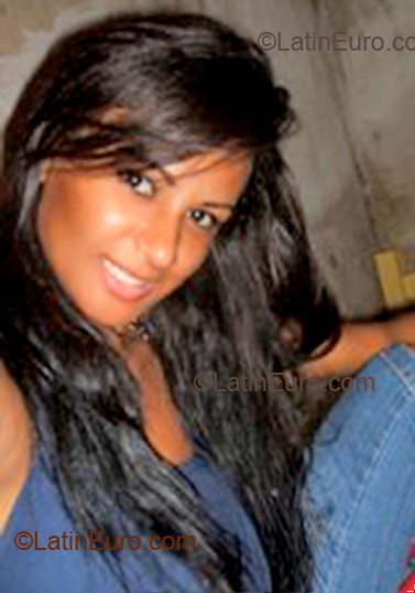 Date this athletic Brazil girl Nary from Sao Luis B1383