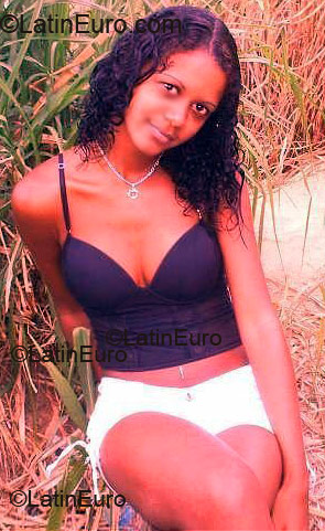 Date this athletic Brazil girl Rita from Recife B1388