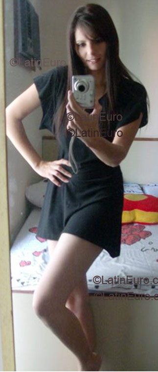Date this happy Brazil girl Natalia- from Sao Paulo B1424