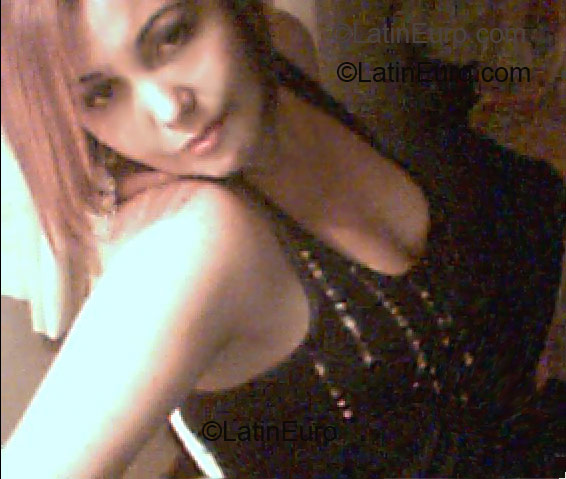 Date this stunning Brazil girl Daniella from Santos B1431