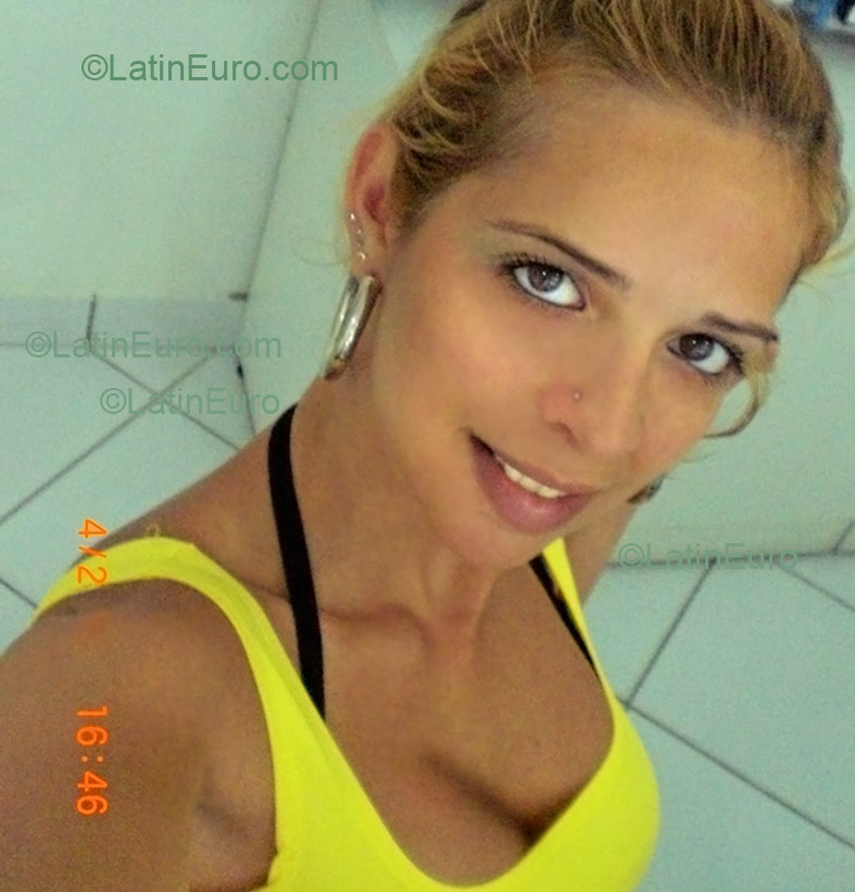 Date this pretty Brazil girl Priscilla from Sao Mateus B1464
