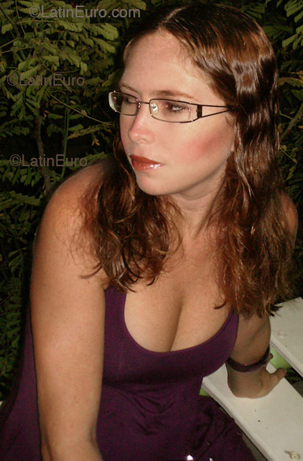 Date this funny Brazil girl Kelly from Mossoro B1585