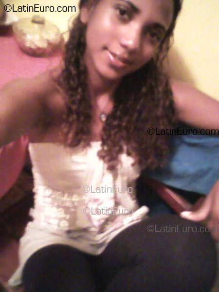 Date this charming Brazil girl Raquel from Hortolandia B1667