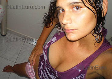 Date this happy Brazil girl Paola from Juazeiro B1697