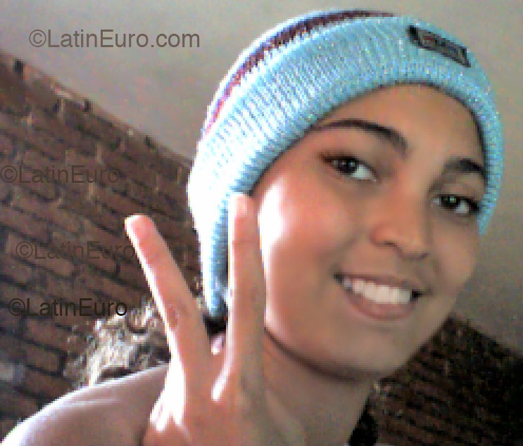 Date this hot Brazil girl Samanta from Sete Lagoas B1704