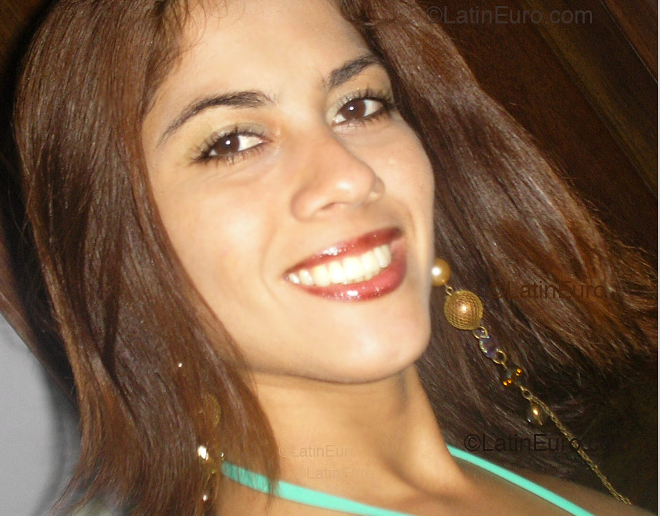 Date this lovely Brazil girl Luanna from Belem B1714