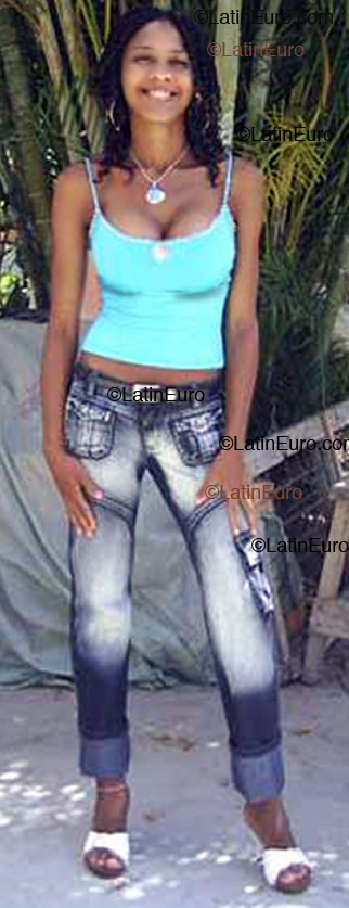 Date this athletic Brazil girl Miriene from Dias D'avila B1729