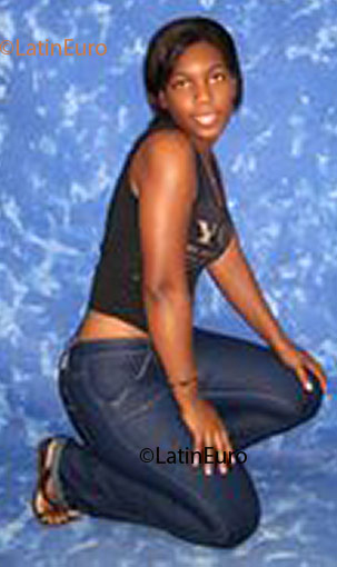 Date this good-looking Brazil girl Lilia from  B1794