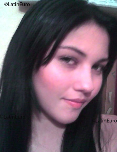 Date this attractive Brazil girl Tanny from  B1825