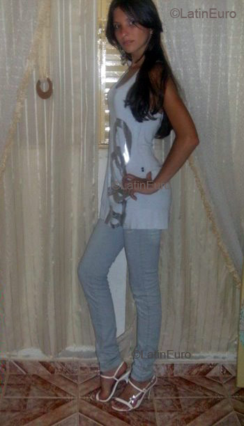 Date this sensual Brazil girl Silmara from Engenheiro Caldas B1874