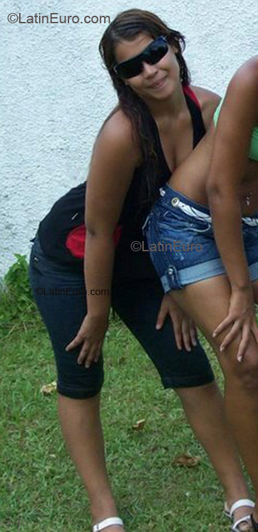 Date this delightful Brazil girl Sheyline from Rio de Janeiro B1923