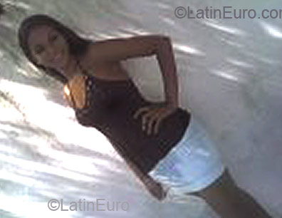 Date this pretty Brazil girl Gleyssiane from Fortaleza B2000