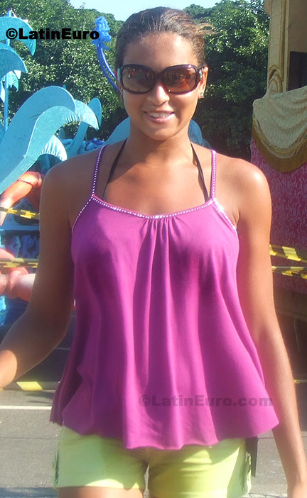 Date this sultry Brazil girl Adriana from Nova Iguacu B202