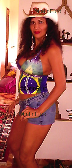 Date this georgeous Brazil girl Cristina from Rio De Janeiro B2030