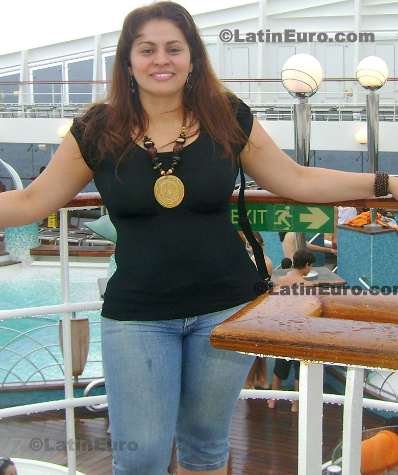 Date this tall Brazil girl Soraya from Brasilia BR3734