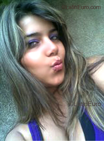 Date this athletic Brazil girl Anny from Teresina B2130