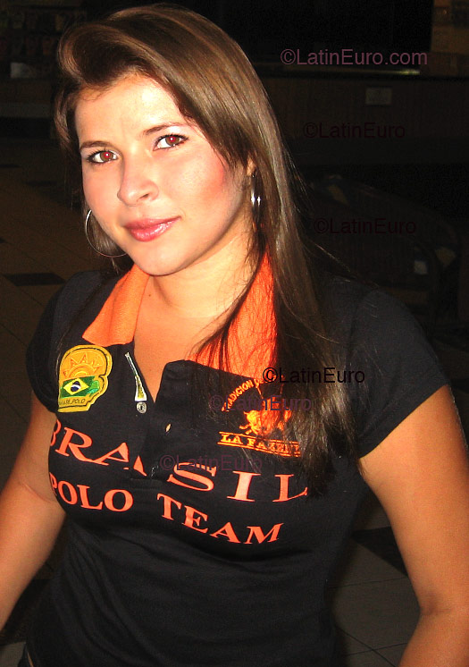 Date this happy Brazil girl Roberta from Fortaleza B2138