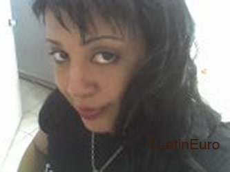 Date this attractive Brazil girl Adriane from Goiania B2176