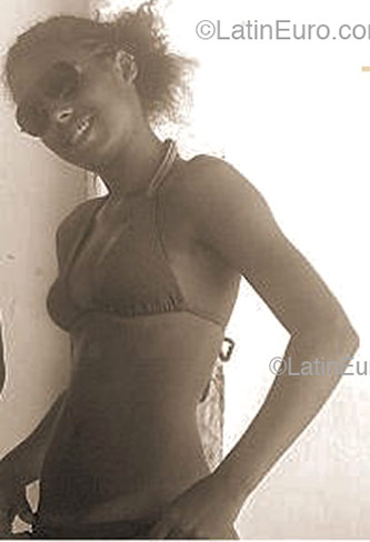 Date this cute Brazil girl Ciane from  B2199