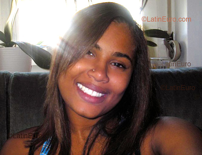 Date this foxy Brazil girl Dalete from  B2237