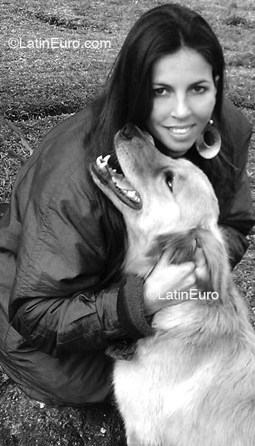 Date this lovely Brazil girl Priscila from Londrina B2252