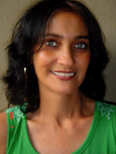 Date this tall Brazil girl Maria from Santos B2272