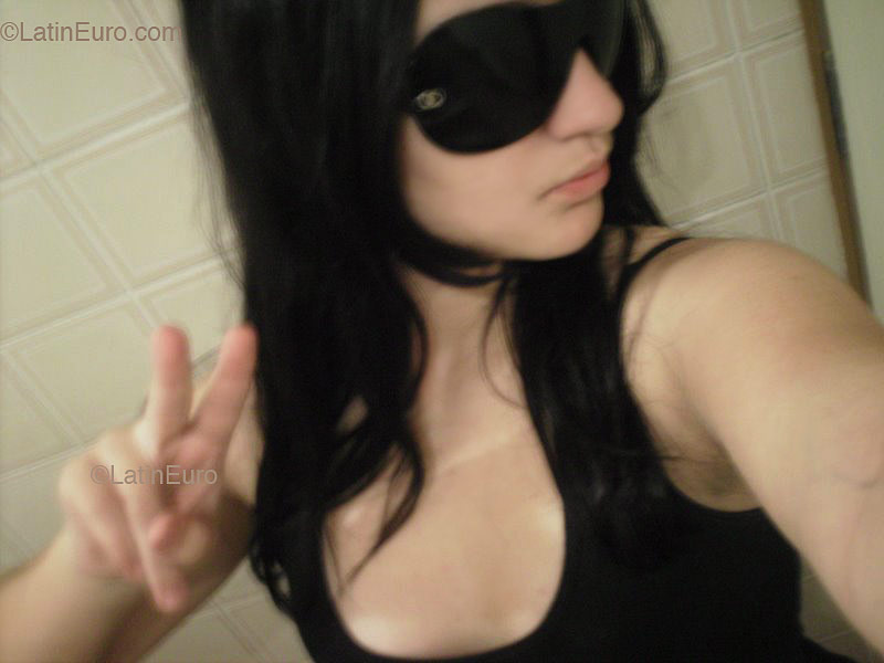 Date this voluptuous Brazil girl Flavia from SAO PAULO B2287