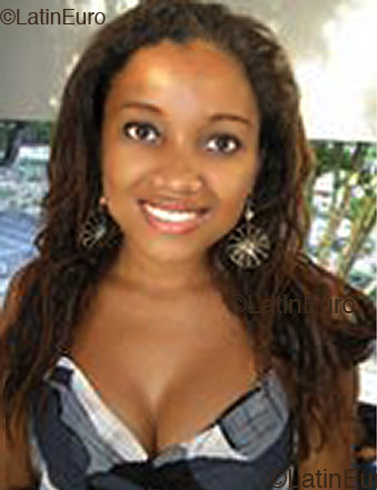 Date this nice looking Brazil girl Darliane from Fortaleza B2288