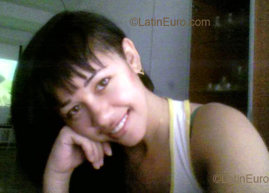 Date this voluptuous Brazil girl Marta from Brasilia B2312