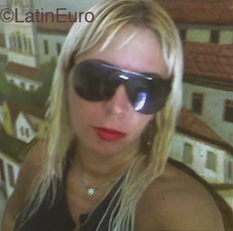 Date this happy Brazil girl Nadrea from Maceio B2319