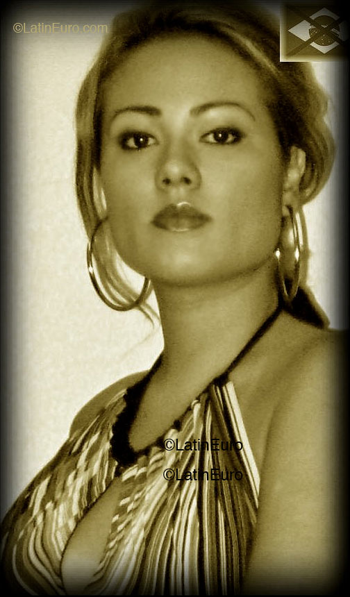 Date this pretty Brazil girl Carolina from Santos B1596