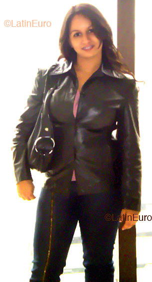 Date this gorgeous Brazil girl Viviane from Goiania B2432